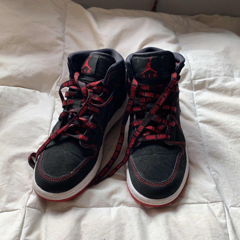 Nike Air Jordan 1 mid Fearless (youth 4.5)